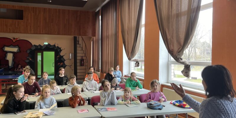 Kuldīgā uzsākts projekts ukraiņu bērniem latviešu valodas apguvei